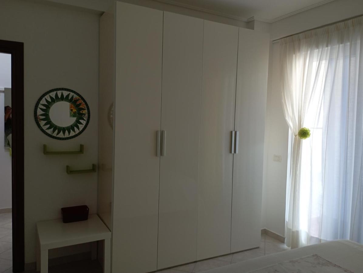 Apartment Alma Sarandë Buitenkant foto